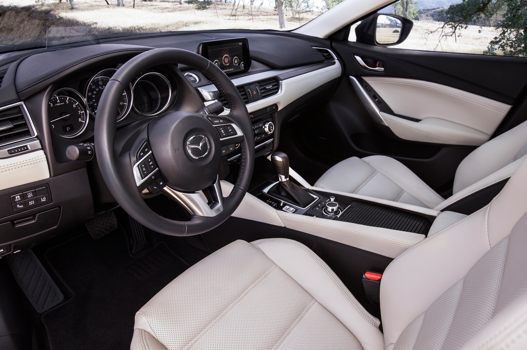 2016-Mazda6-interior-view1
