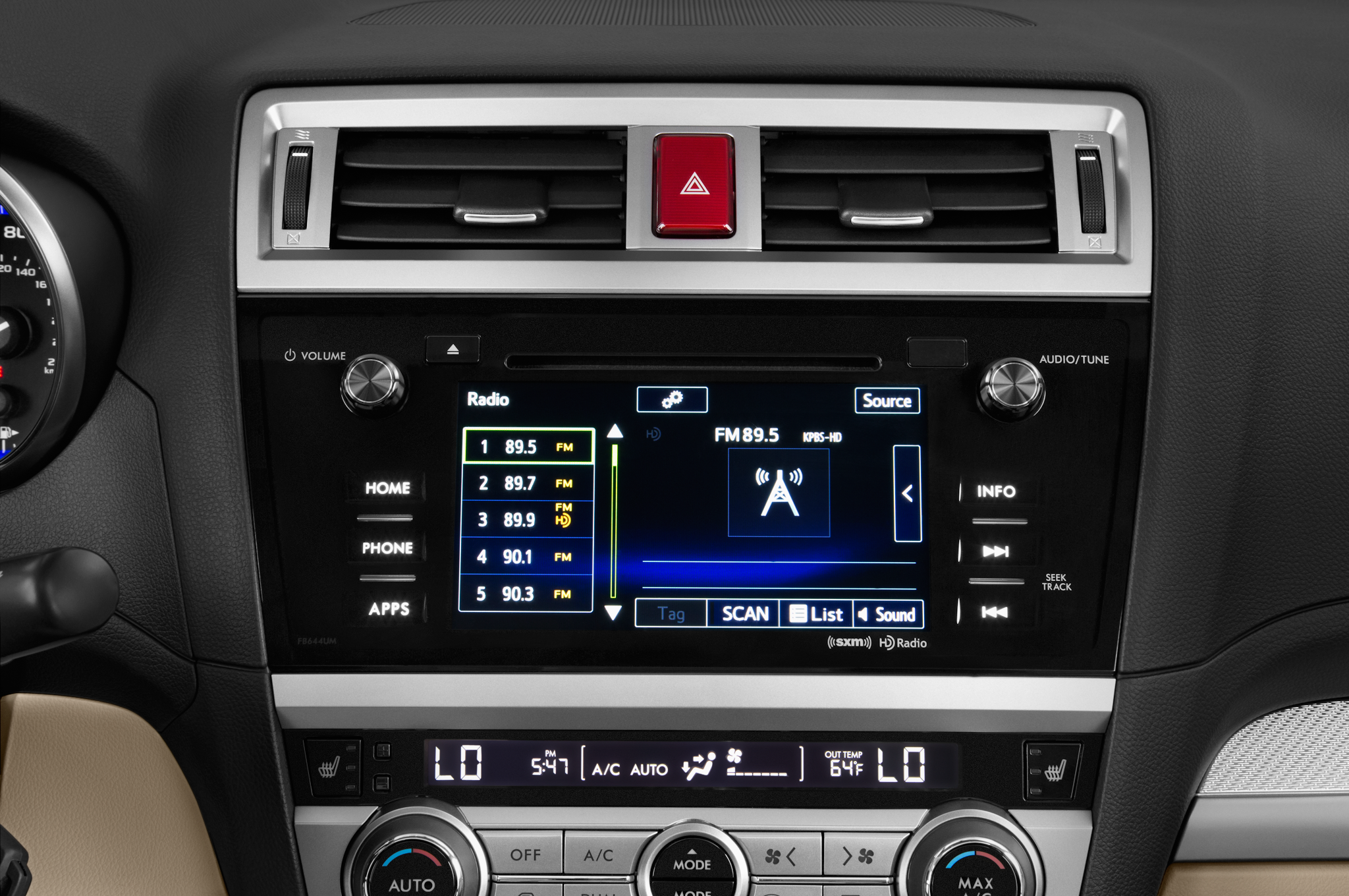 2016-subaru-legacy-2.5i-premium-sedan-audio-system