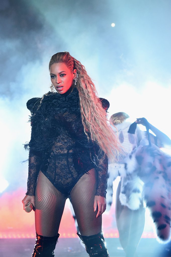 Beyonce-Performance-Pictures-2016-MTV-Video-Music-Awards