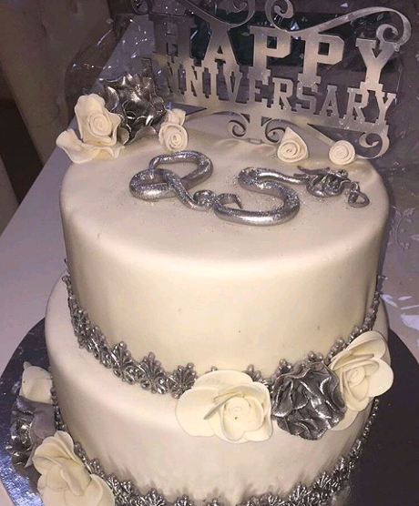 emir-25th-wedding-cake