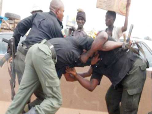 Residents flee as Police, Naval men clash in Lagos