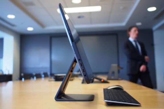 dell-xps-18-side-view
