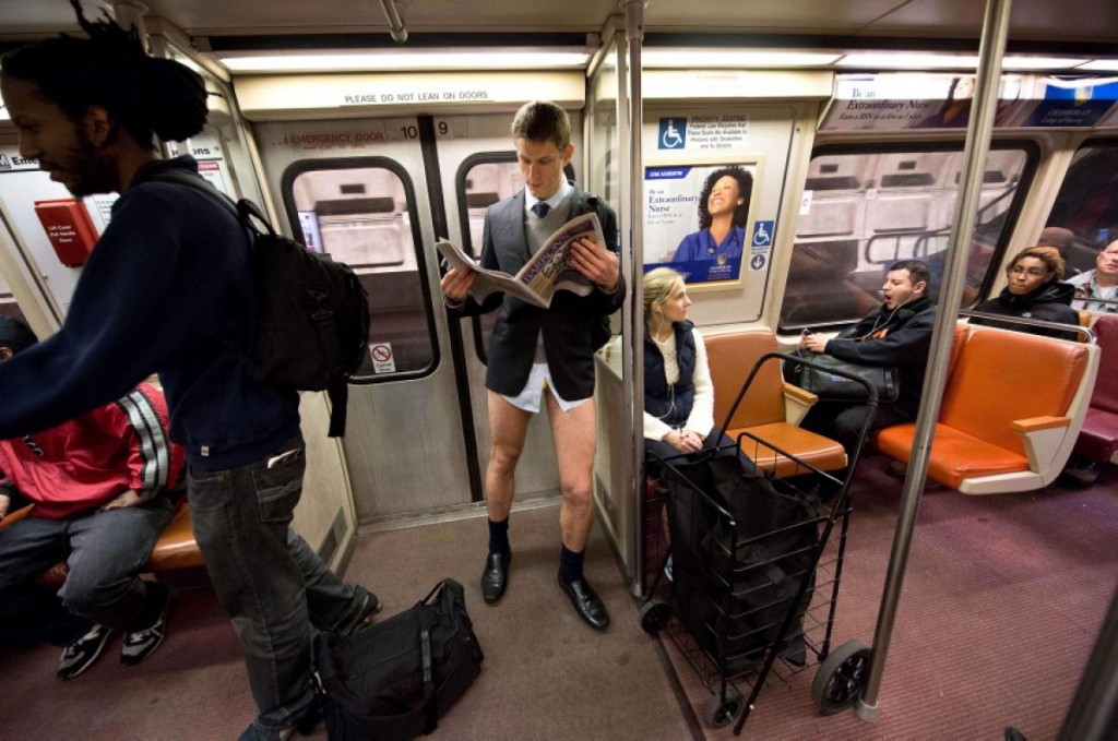 pants-subway-ride-new-york-city (1)