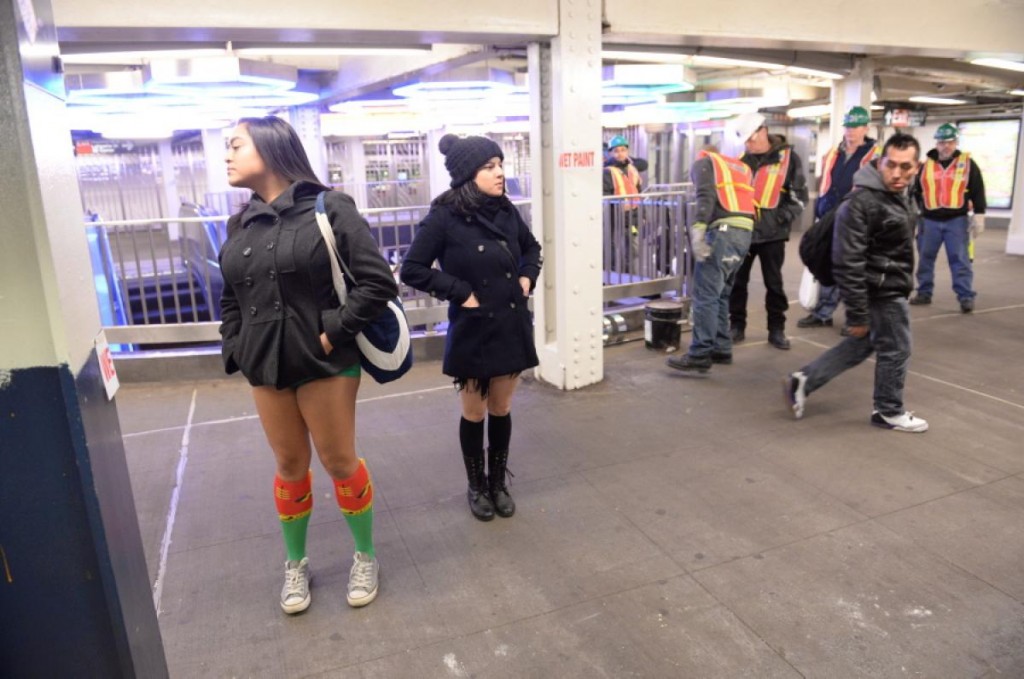 pants-subway-ride-new-york-city (10)