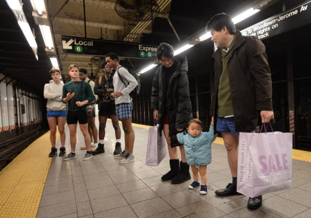 pants-subway-ride-new-york-city (2)