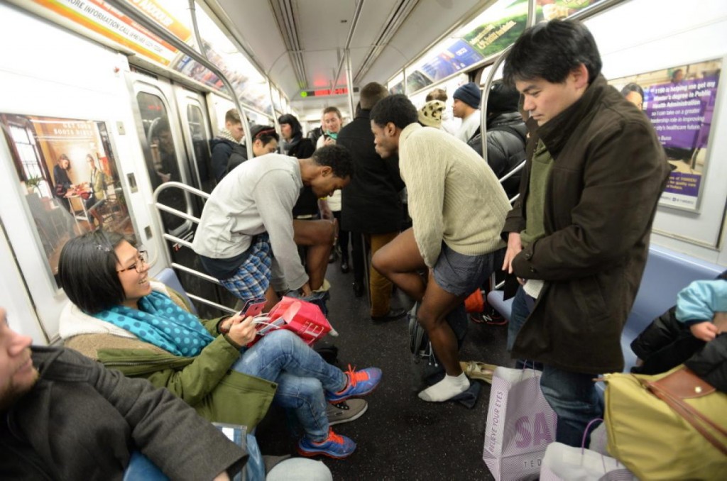 pants-subway-ride-new-york-city (3)