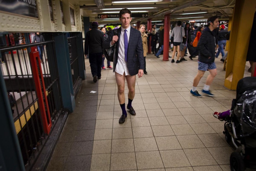 pants-subway-ride-new-york-city (5)