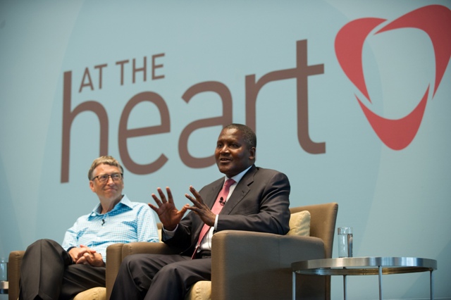 President of Dangote Group, Aliko Dangote addressing the staff of Bill and Melinda Gates Foundation during his recent visit to Seattle, Washington, USA, where the two Philanthropists discussed their Foundation joint efforts to improve the livelihood of the world’s most vulnerable populations. Bill Gates looks at him with admiration 