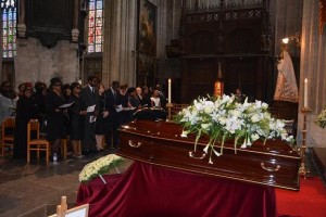 Deinde Fernandez's burial