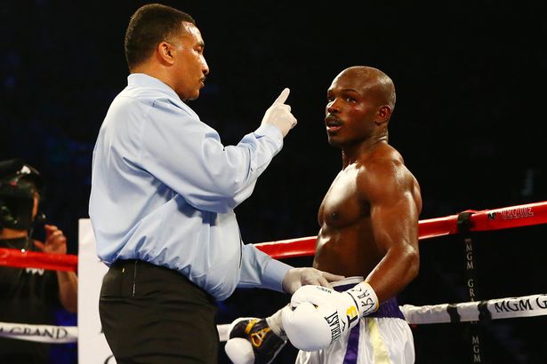 Referee-Tony-Weeks-counts-to-Timothy-Bradley