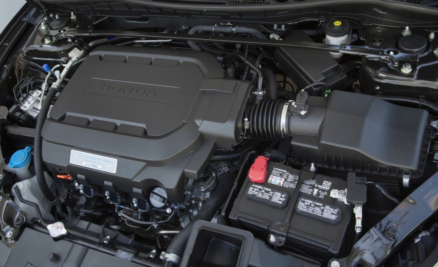 2016-Honda-Accord-Touring-engine