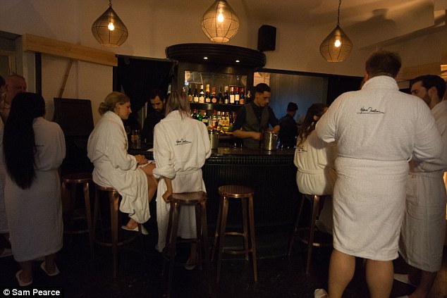 3524255800000578-3636086-All_of_the_diners_are_given_a_white_robe_to_wear_in_the_bar_area-a-24_1465640752166