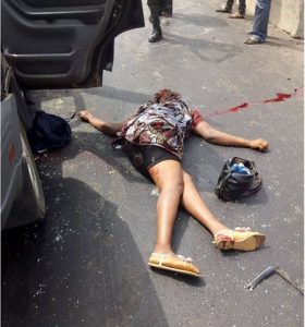 so-sad-2-die-in-an-accident-along-lagos-ibadan-expressway-graphic-pictures