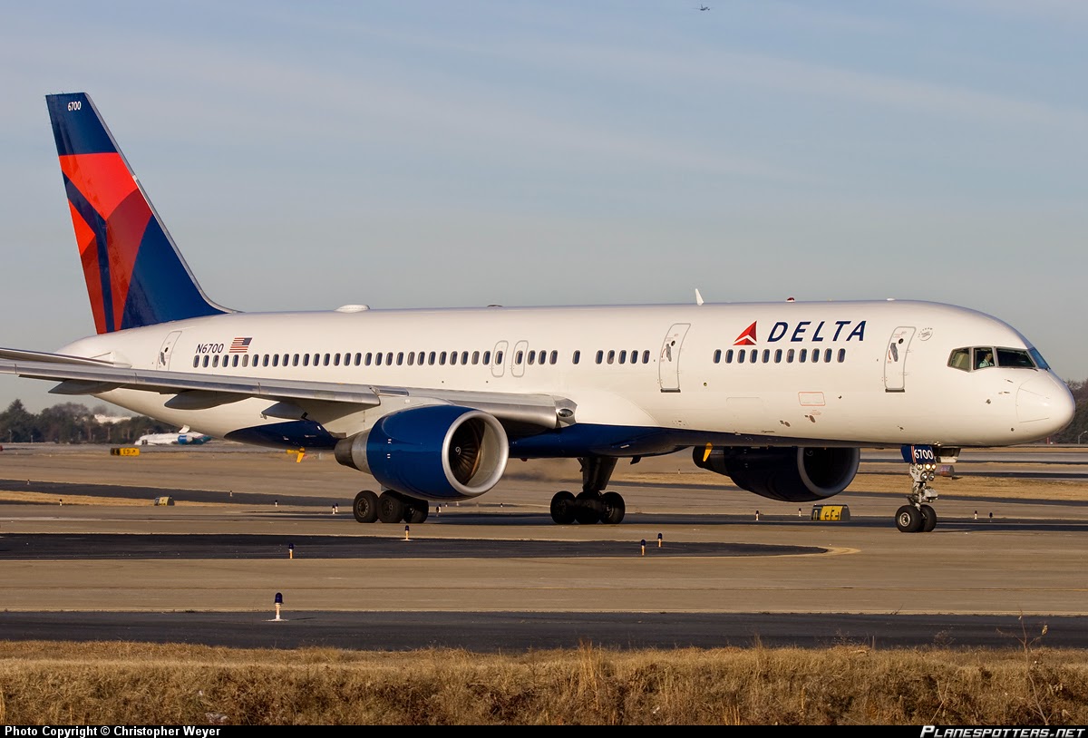 delta airlines plane