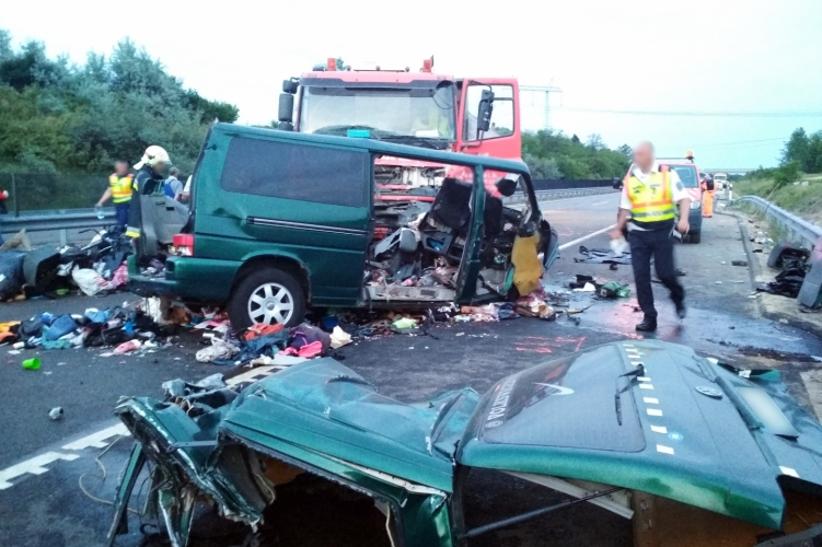 highway-accident-in-Hungary