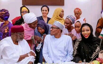 President Buhari breaks Ramadan fast with popular personalities