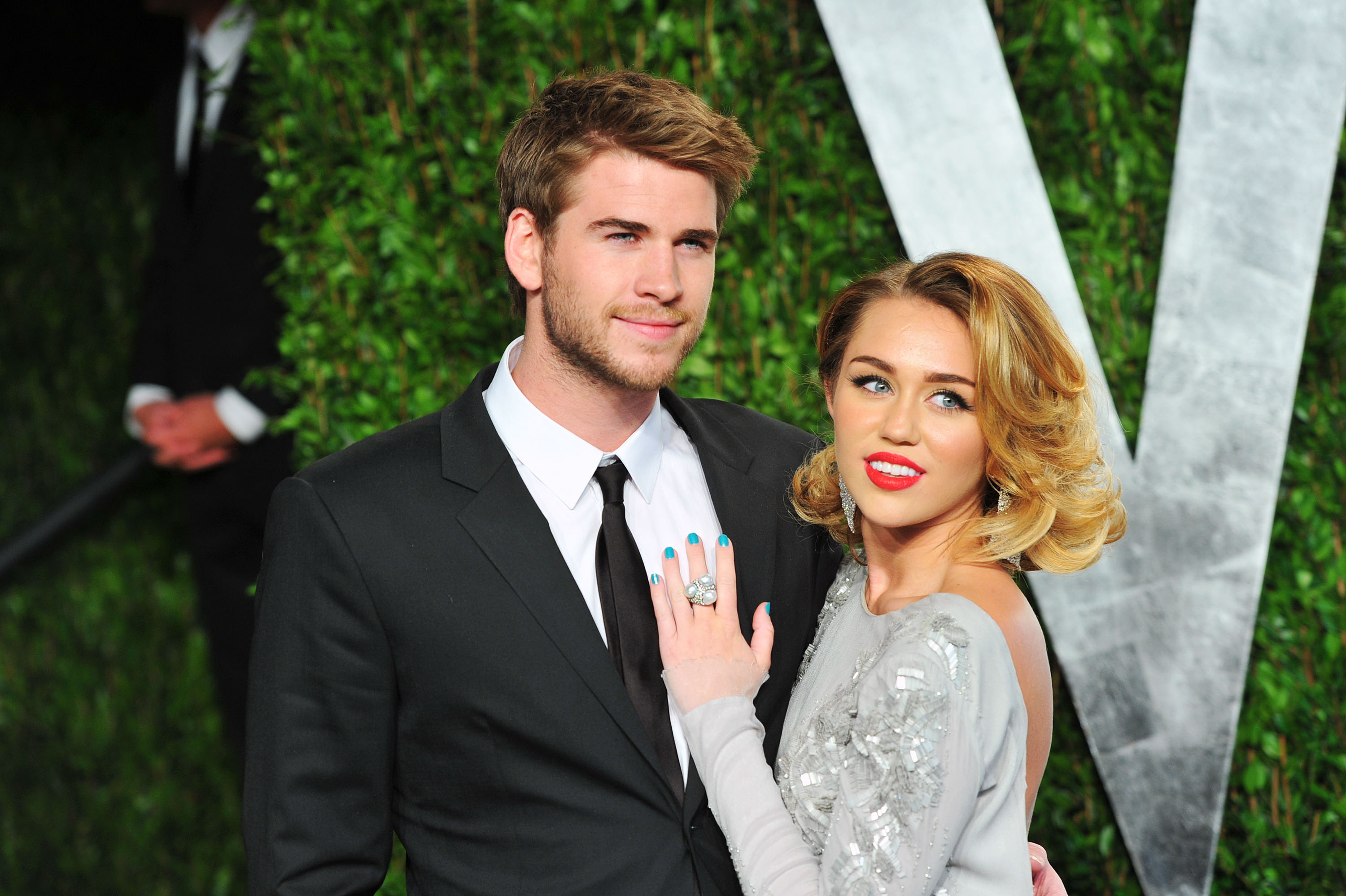 Liam Hemsworth- Miley Cyrus