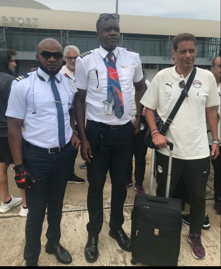 Air Peace Capt. Remilekun Etta, First Officer, Callistus Ifeanyi with some members of the Egyptian national team.