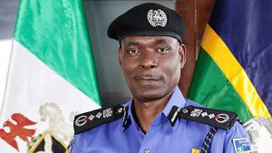 Man batters officer seeking to arrest him in Lagos