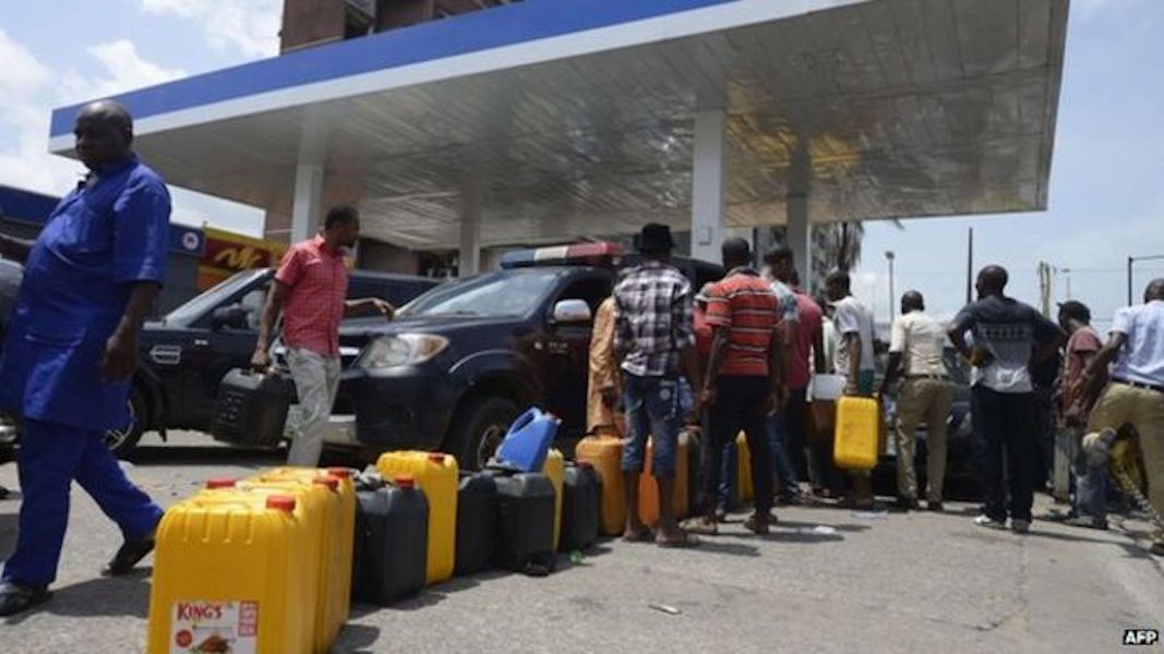 fuel-scarcity-looms-lagos-petrol-sells-n600-per-litre