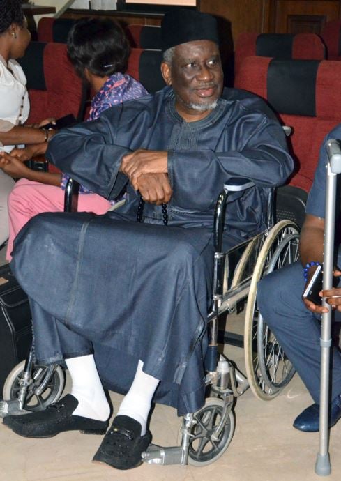 list-of-politicians-who-have-showed-up-to-trial-in-wheelchair-braces-others