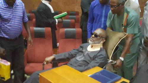 list-of-politicians-who-have-showed-up-to-trial-in-wheelchair-braces-others