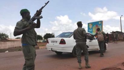 Malian Soldiers seen on the streets after sounds of gunshots 