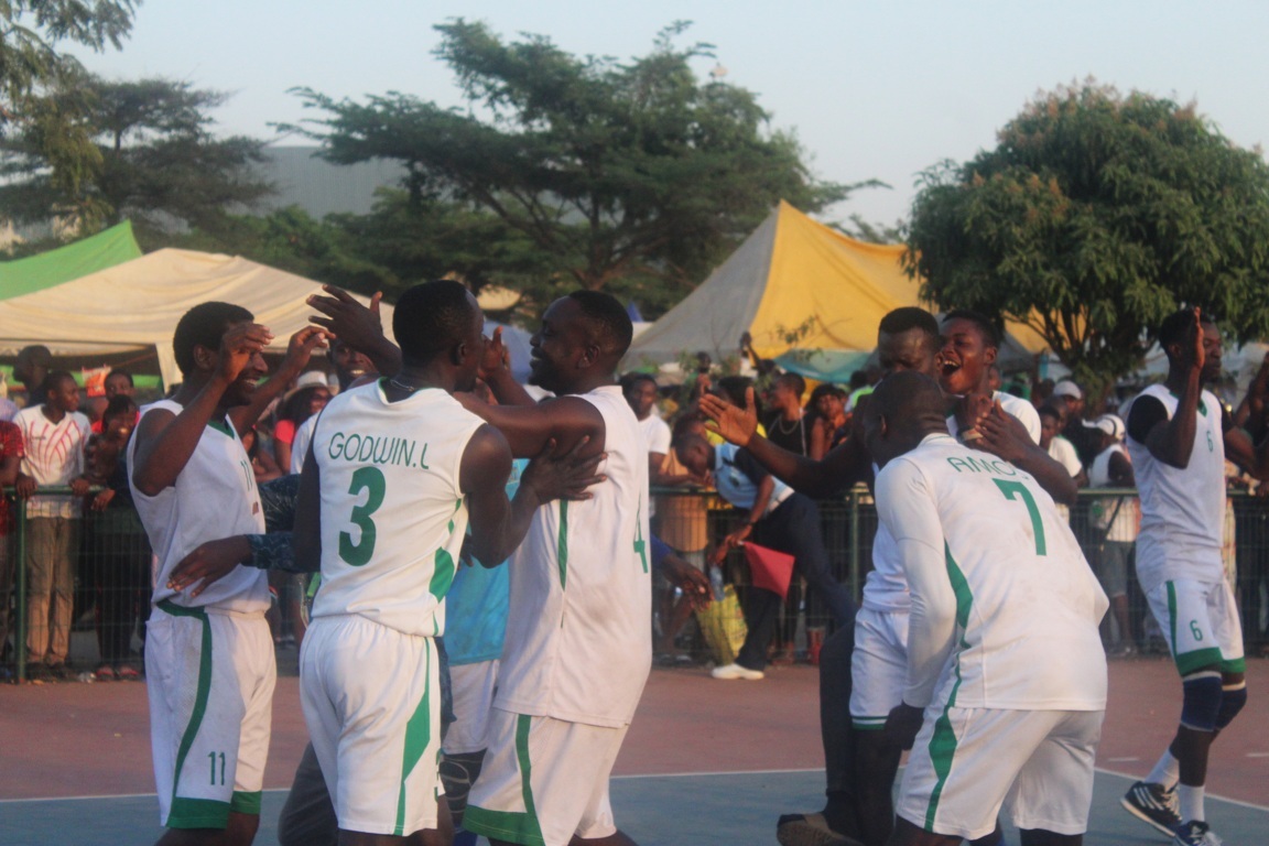 Adelaku to retain male volleyball title