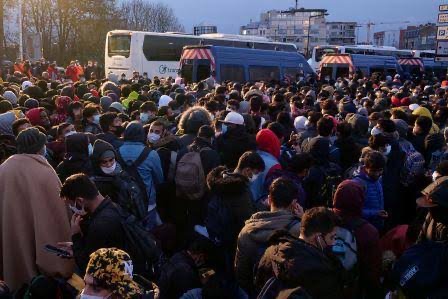 Evict 2,000 migrants