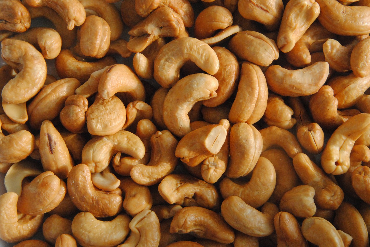 5 Nutritional and Health Benefits of Cashew Nuts