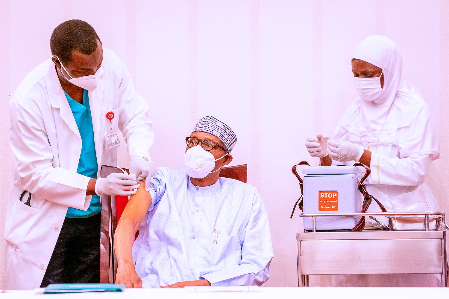 Buhari receives COVID-19 vaccine
