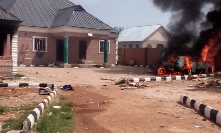 Hotel belonging to an alleged Kwara kidnapper, identified as Ramoni, set blaze by youth on Friday in Omu-Aran, headquarters of Irepodun local government area of Kwara.