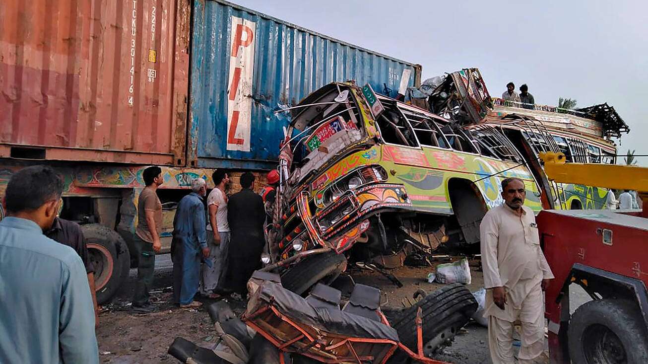 Bus crash - Eid prayers - Pakistan