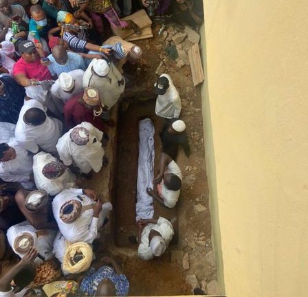 Baba Suwe burial