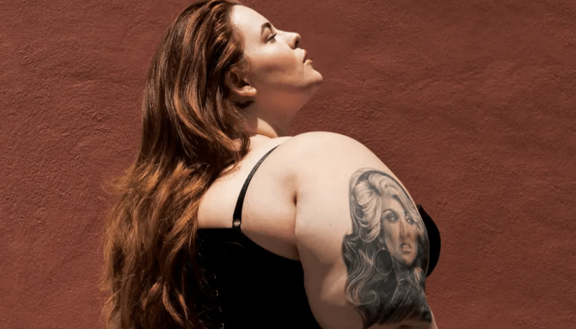 Plus-size woman tattoo