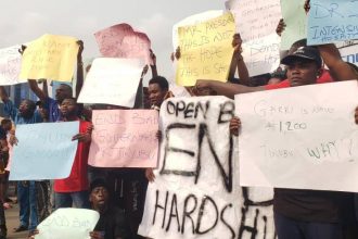 VIDEO: Protest Breaks Out In Oyo Over Economic Hardship